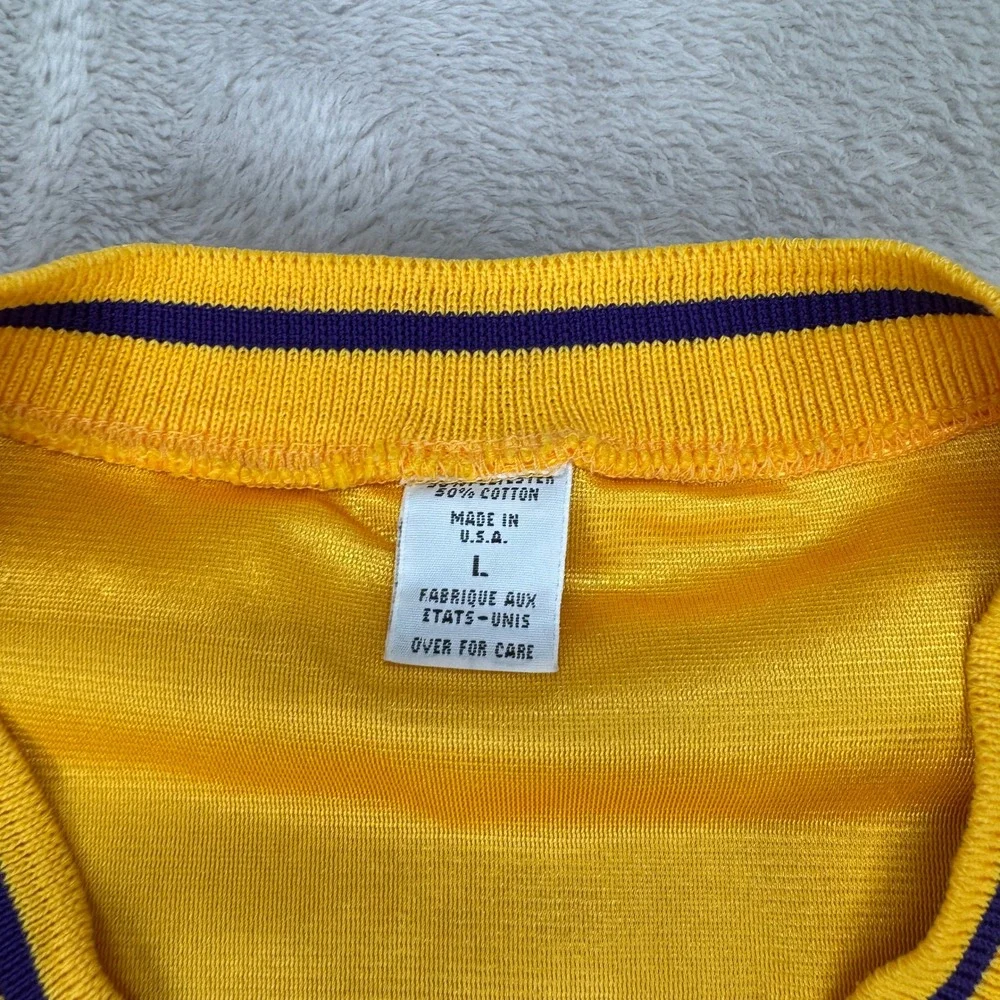 Vintage Los Angeles Lakers Mens Karl Malone 11 Jersey Large Yellow Preowned